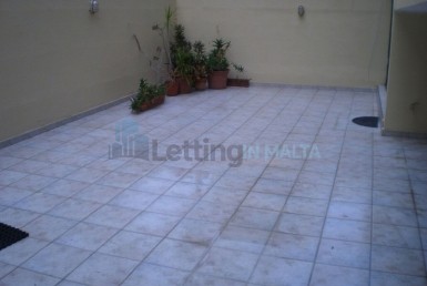 Neat 2 Bedroom Apartment Qawra Long Letting