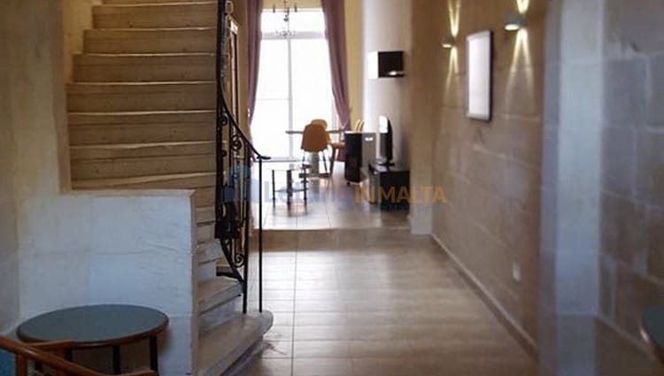 Mosta House of Character Long Let