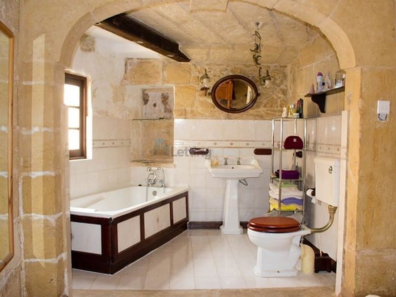 Rent House of Character in Malta