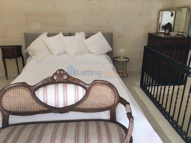 Town House For Rent in Senglea Malta