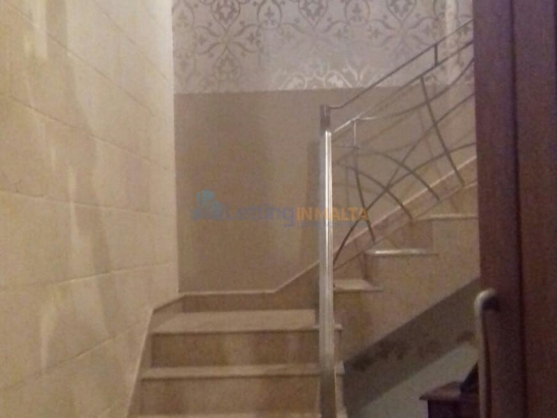 3 Bedroom Maisonette For Rent in Gharghur Malta