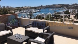 Rent Seafront Penthouse Malta