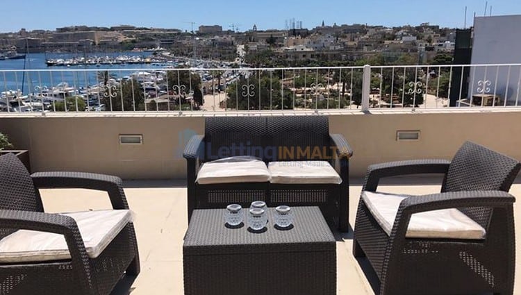 Rent Seafront Penthouse Malta