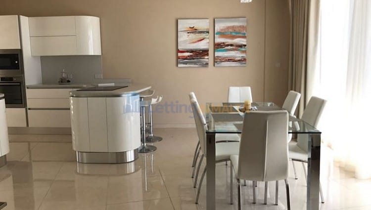 Rent Seafront Penthouse Malta