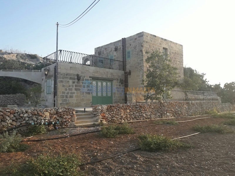 Farmhouse For Rent In Malta