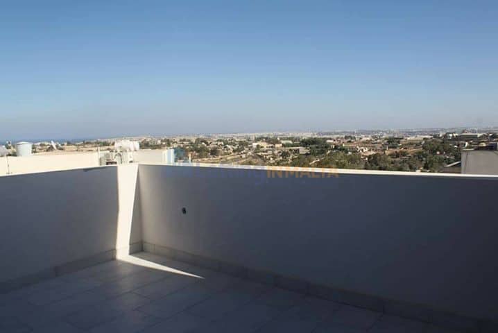 Rent Penthouse Gharghur Malta