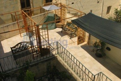 Rent Townhouse Malta