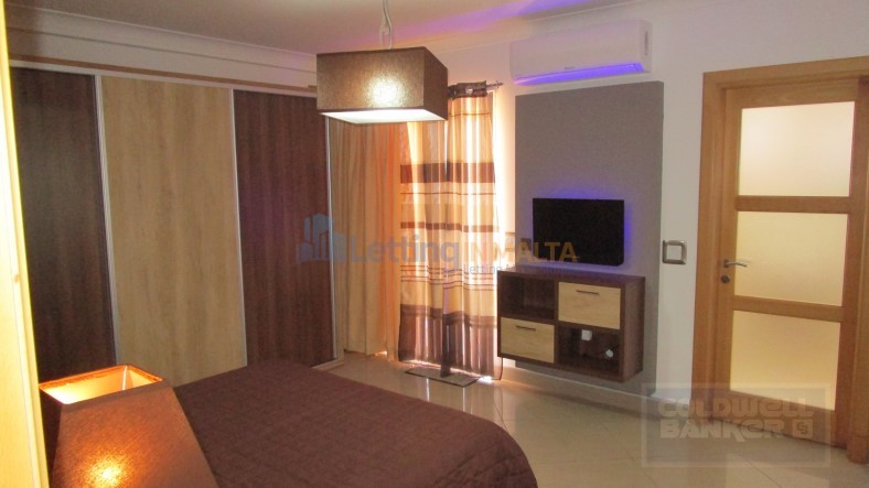 Rent Gzira Seafront 3 bedroom Apartment