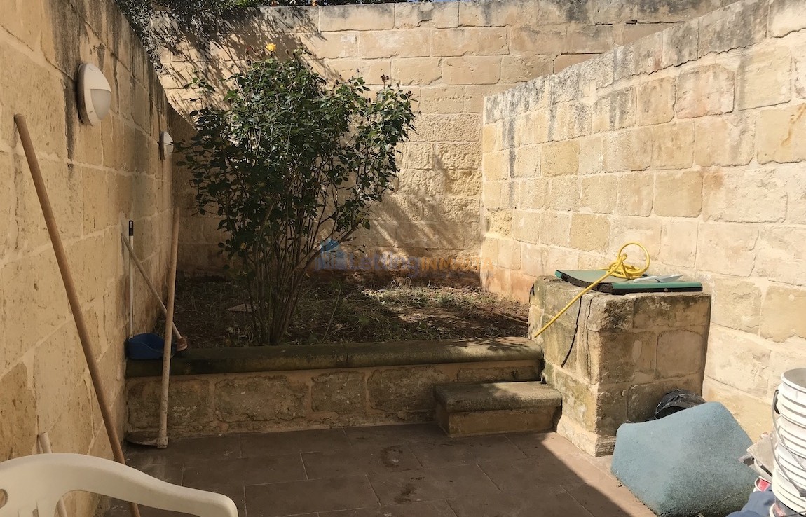 Townhouse Let Malta Birkirkara