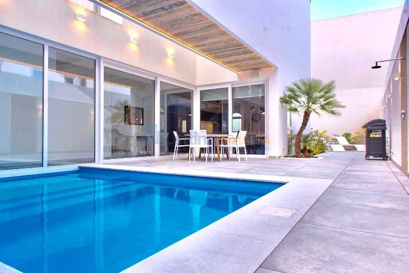 Rent Villa With Pool in Malta