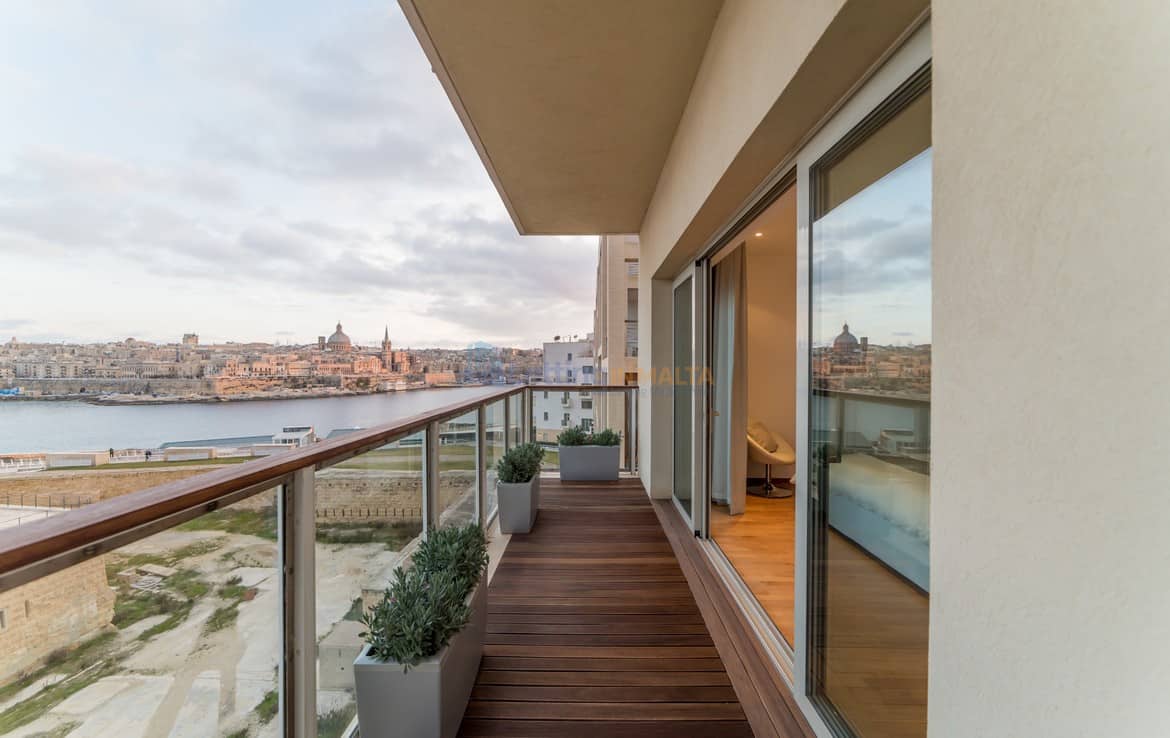 Luxury Seafront Apartment Tigne Point