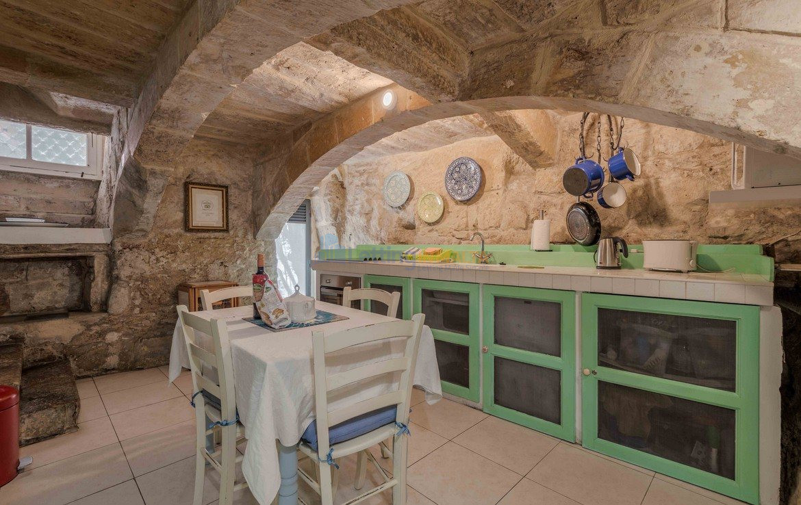 Valletta House To Let